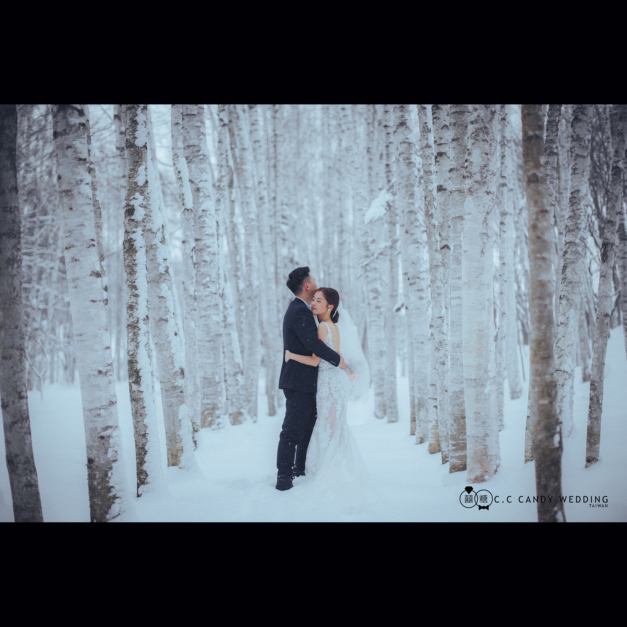 美瑛聖誕樹之木雪地婚紗-極簡雪原大片