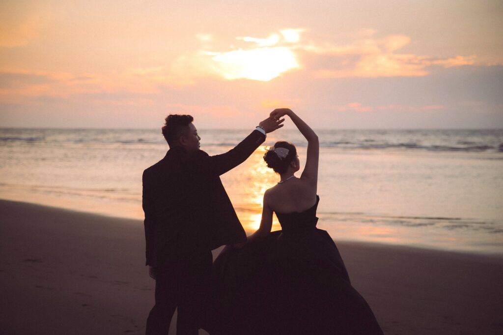 海邊婚紗 剪影轉圈 海邊婚紗 剪影轉圈