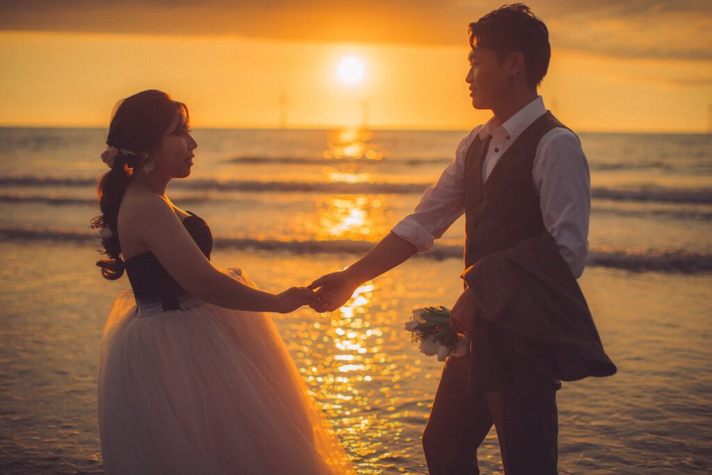 海邊婚紗 夕陽牽手 海邊婚紗 夕陽牽手