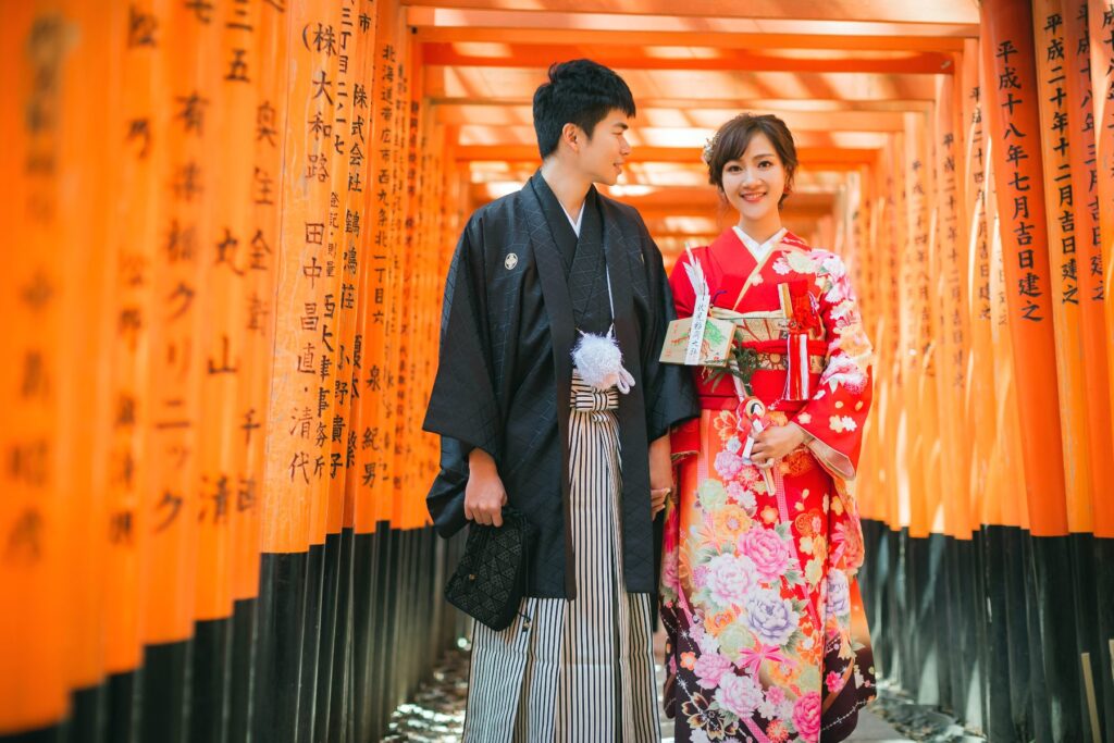 伏見稻荷的千本鳥居,和服很好拍 京都伏見稻荷 和服婚紗|囍糖婚紗