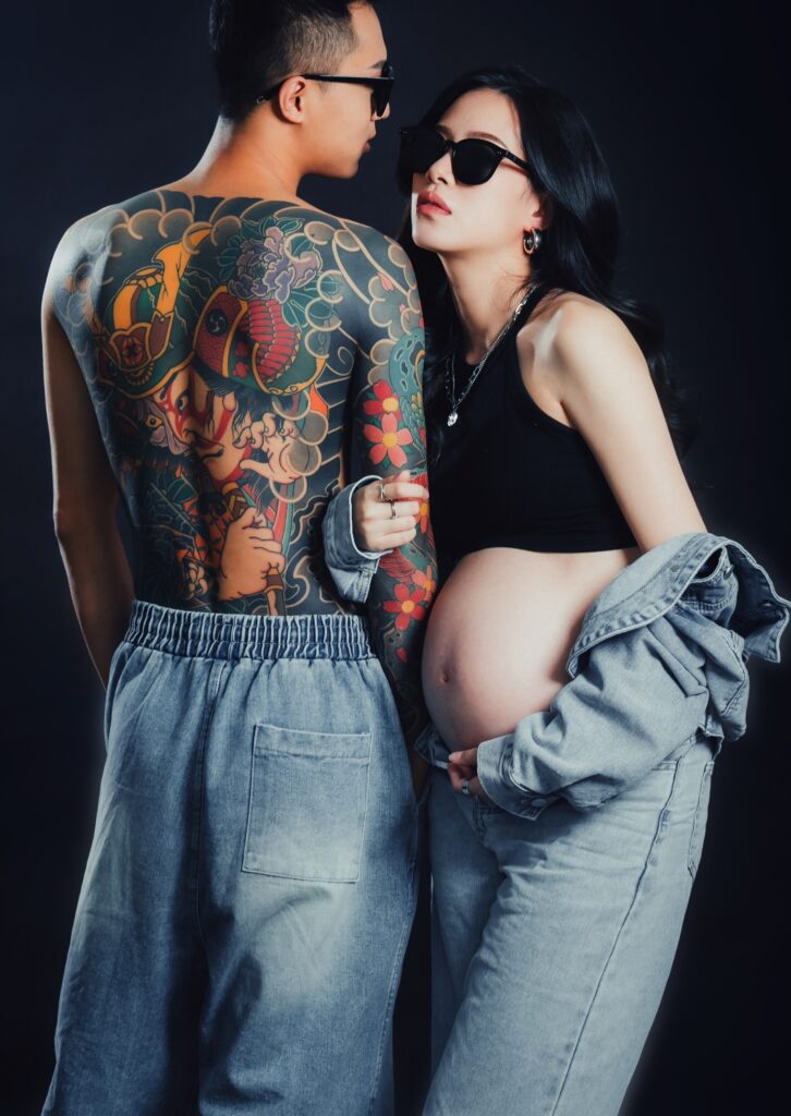 婚紗照推薦・刺青時尚風格的準爸媽孕婦照 刺青時尚風格的準爸媽孕婦照|孕婦照姿勢