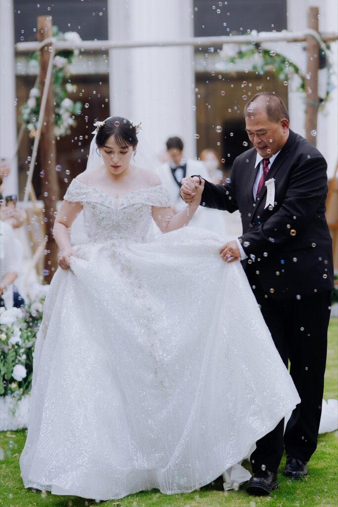 艾茉爾婚宴會館婚攝 爸爸牽新娘進場 艾茉爾婚宴會館婚攝 爸爸牽新娘進場