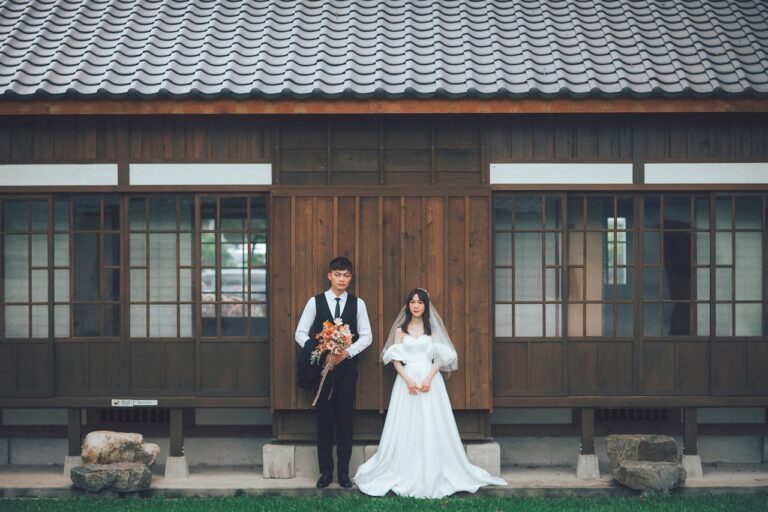 登記穿搭|小洋裝、西裝顏色怎麼挑,避開這些顏色更上相