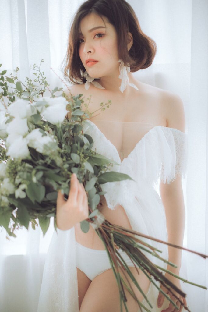 白紗花束孕婦寫真 手捧白色花束的白紗孕婦寫真|清新風格